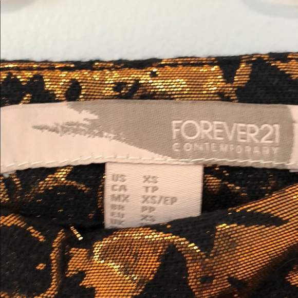 Gorgeous metallic floral a-line skirt - Picture 3 of 3